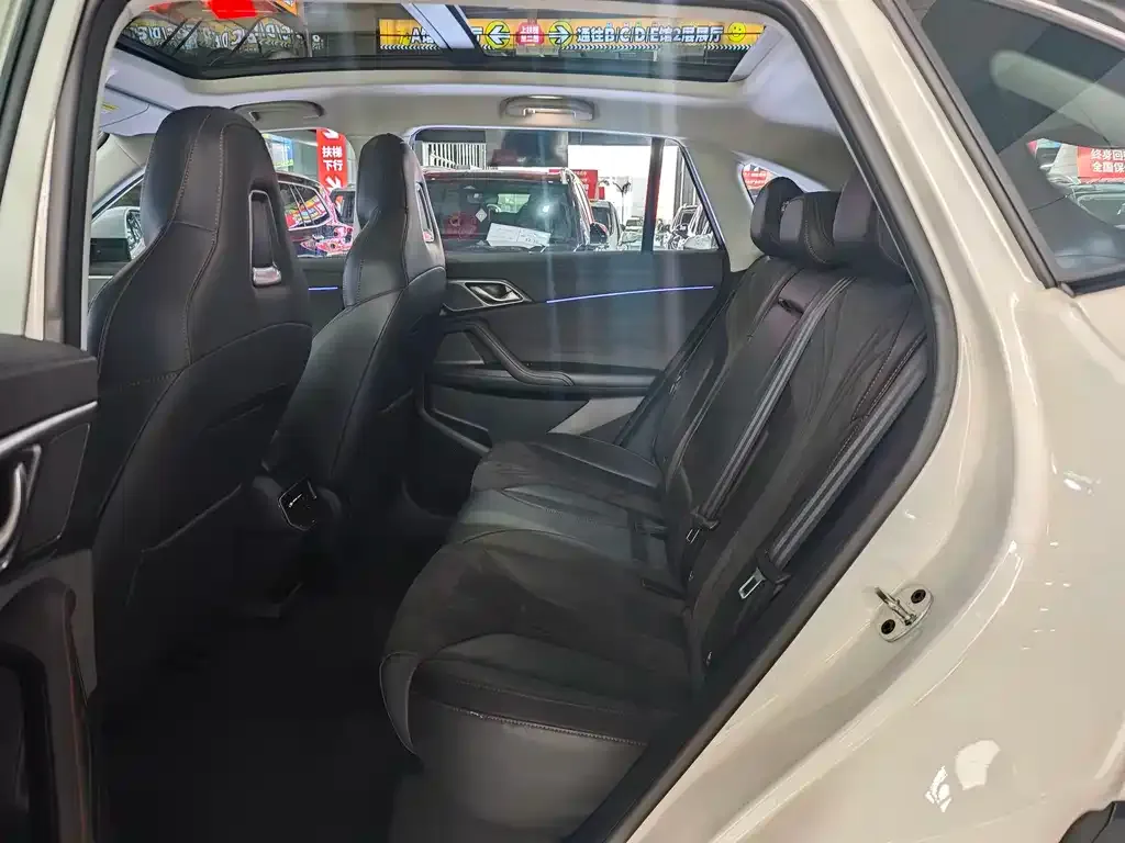 Roewe D5X DMH 2024 из CN, фото 10