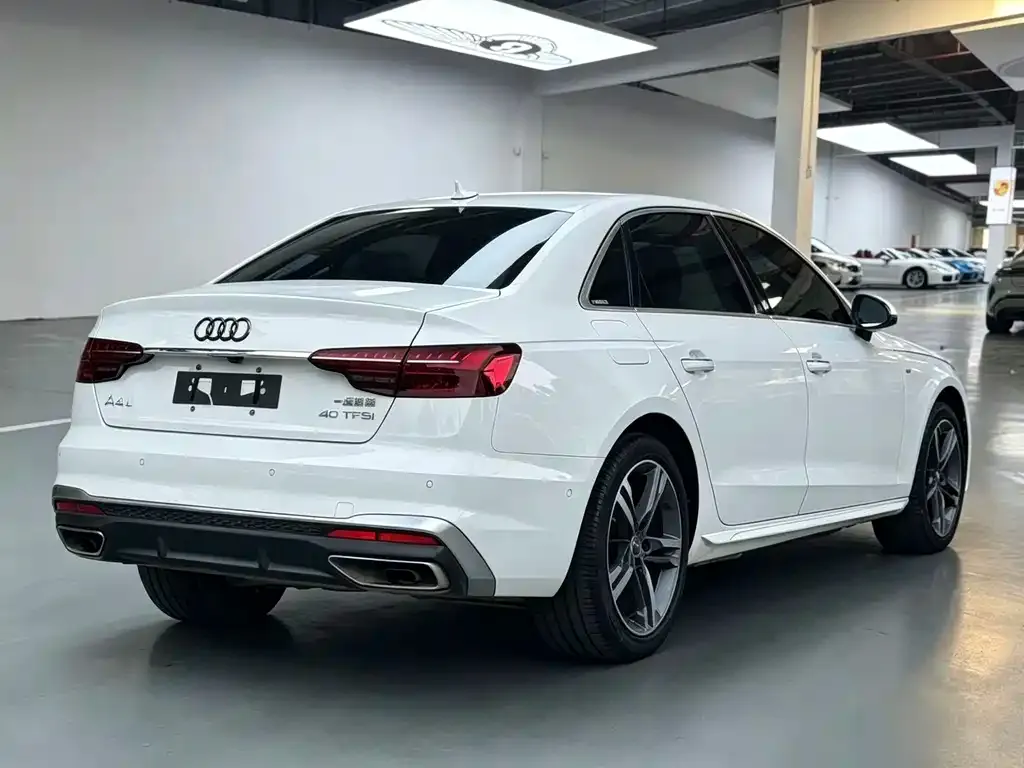 Audi A4L — фото 2