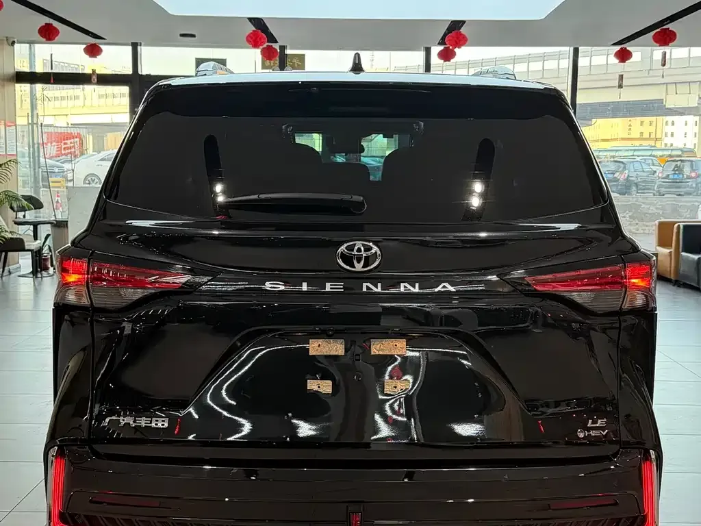 Toyota Sienna 2025 из CN, фото 5