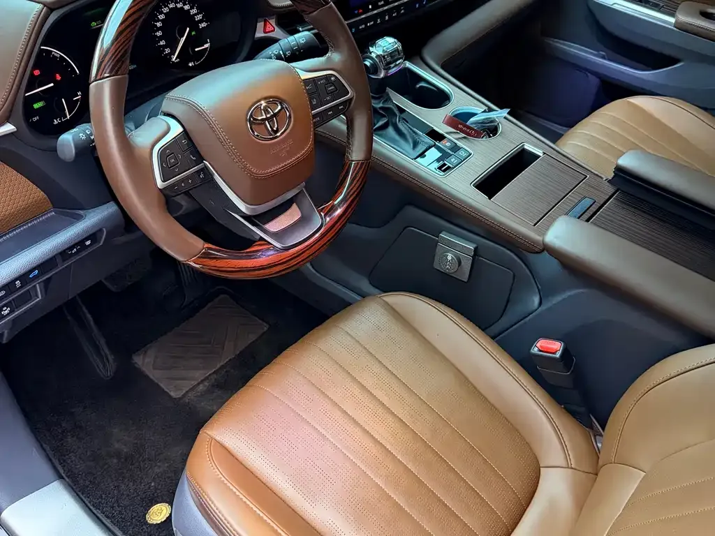 Toyota Sienna 2025 из CN, фото 3
