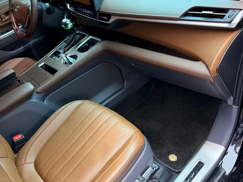 Toyota Sienna 2025 из CN, фото 4