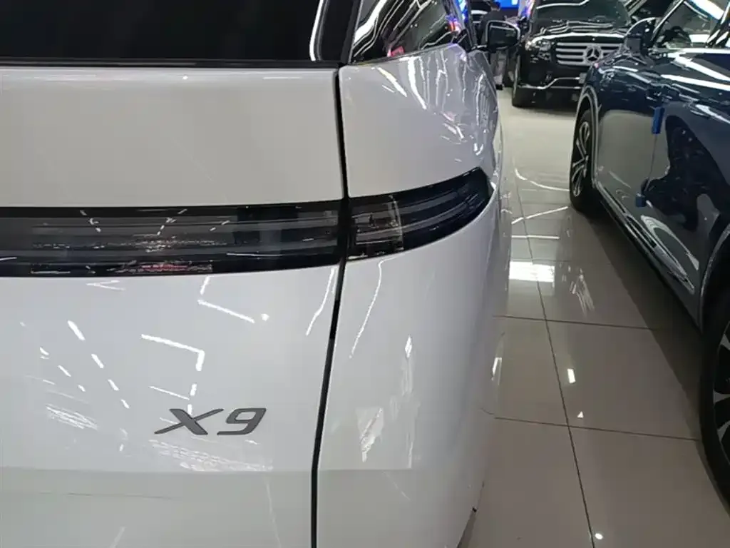 XPeng X9 2025 из CN, фото 3