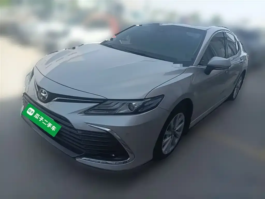 Toyota Camry — фото 2