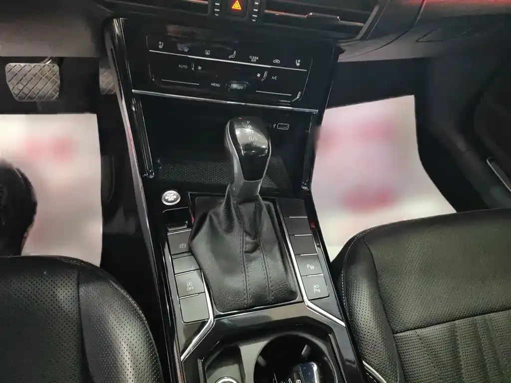 Volkswagen Passat 2023 из CN, фото 5