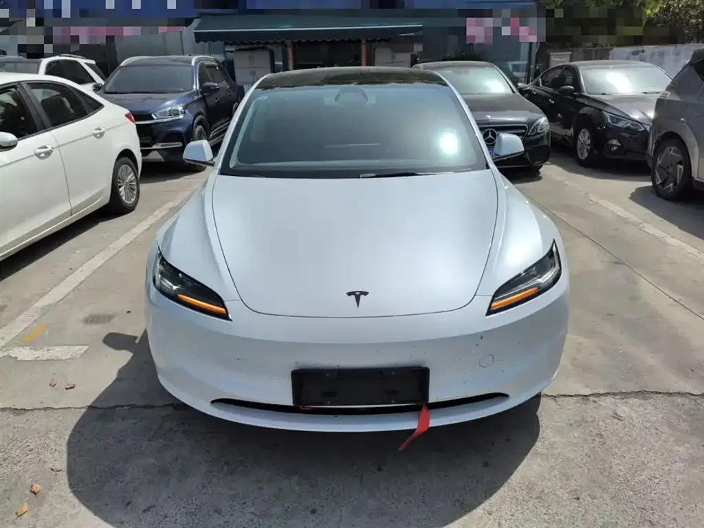 Tesla Model 3 — фото 8