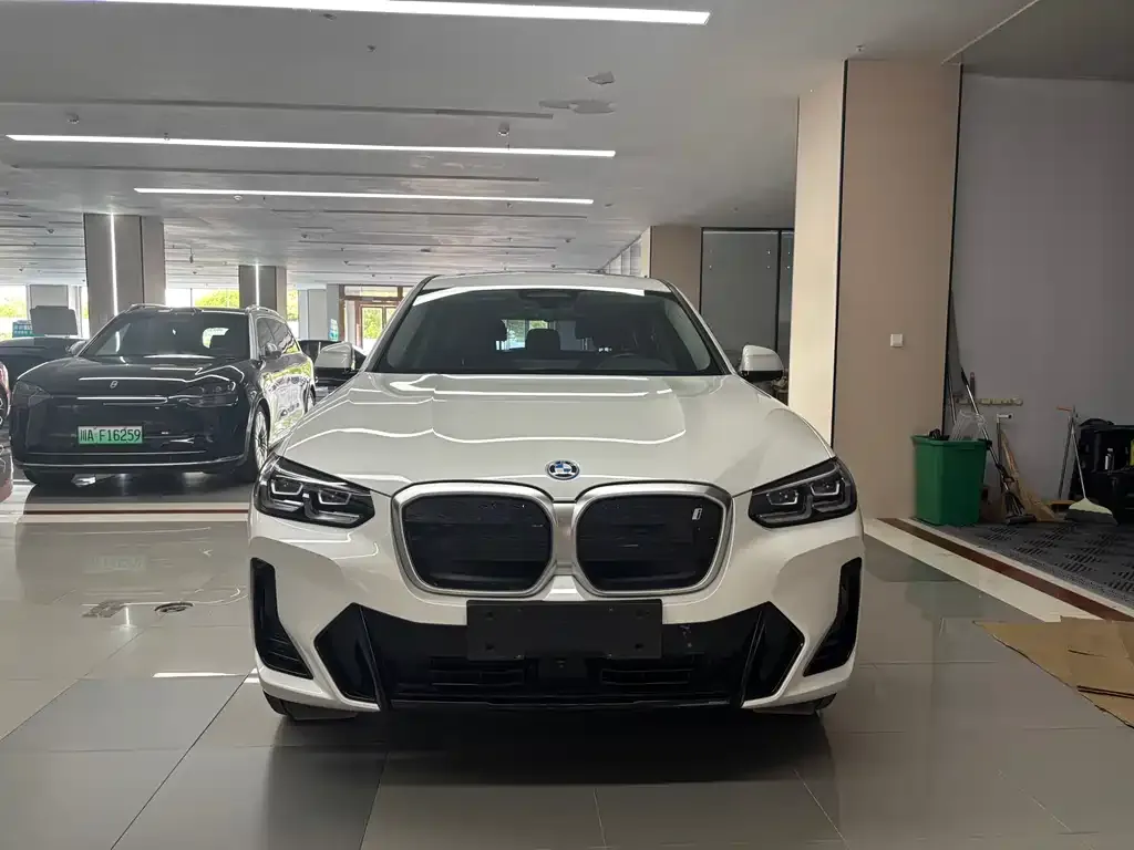 BMW iX3 2023 из CN, фото 3