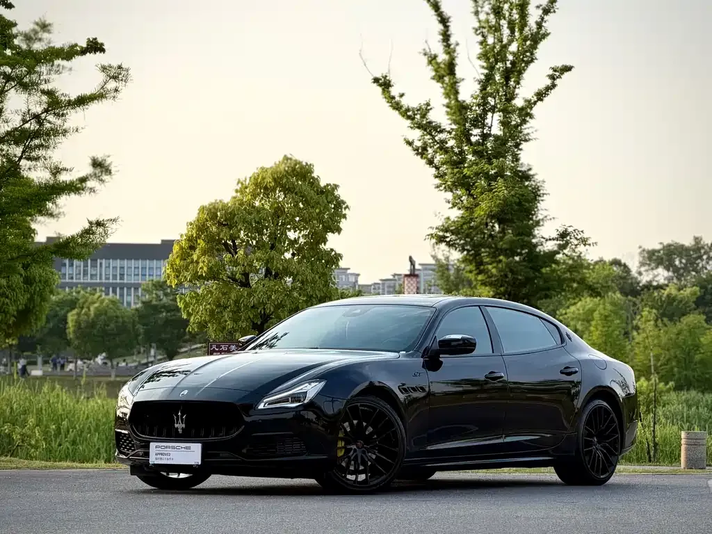 Maserati Quattroporte