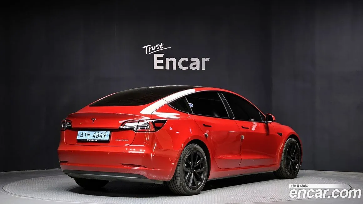 Tesla Model 3 — фото 3