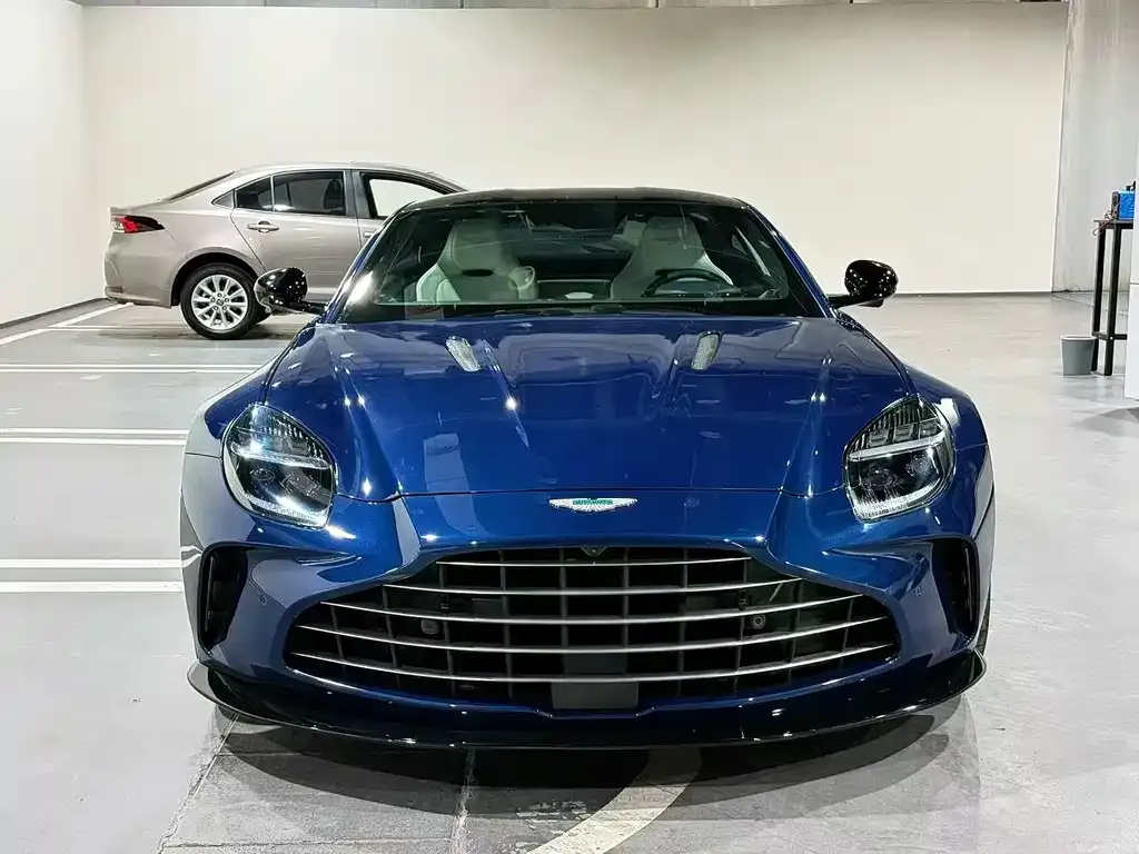 Aston Martin V8 Vantage 2024 из CN, фото 7