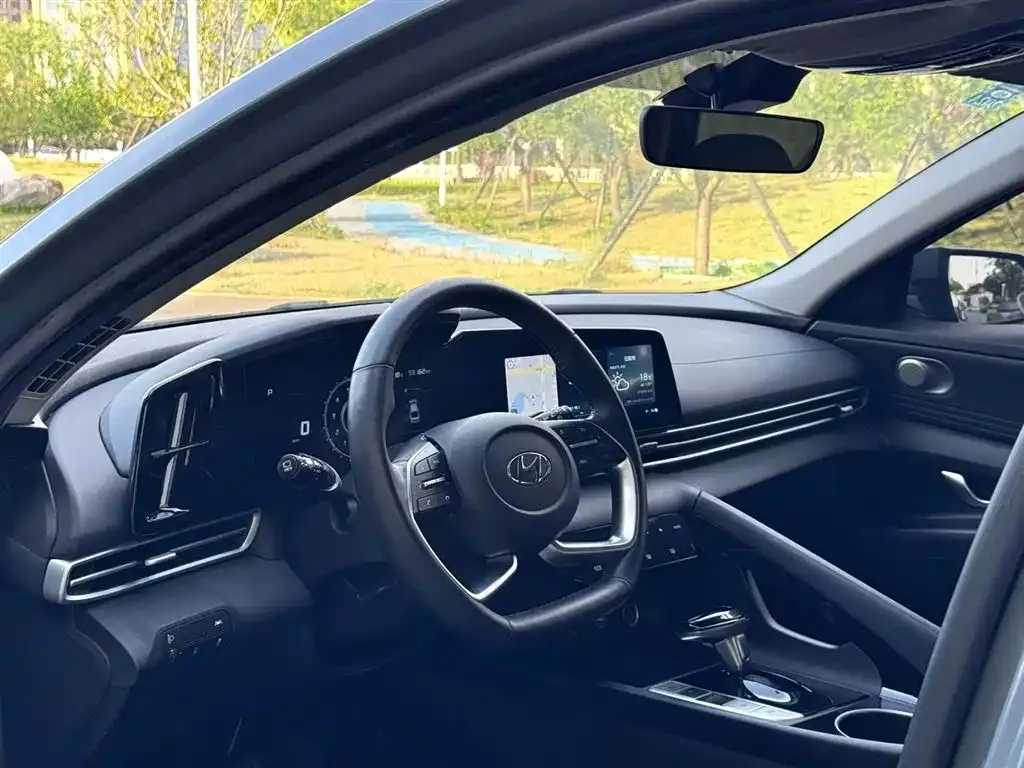 Hyundai Elantra 2022 из CN, фото 4