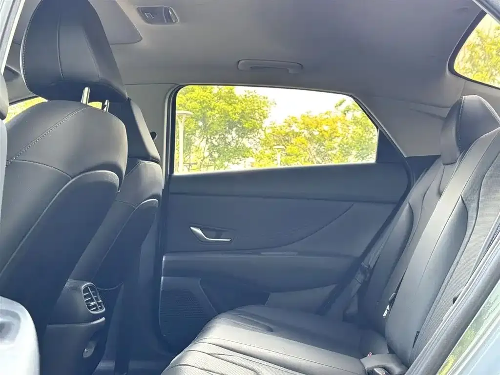 Hyundai Elantra 2022 из CN, фото 3