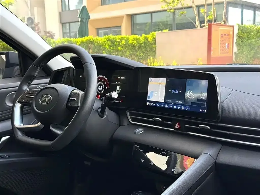 Hyundai Elantra 2022 из CN, фото 2