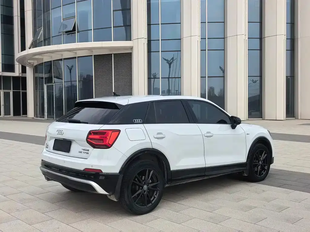 Audi Q2L 2021 из CN, фото 2