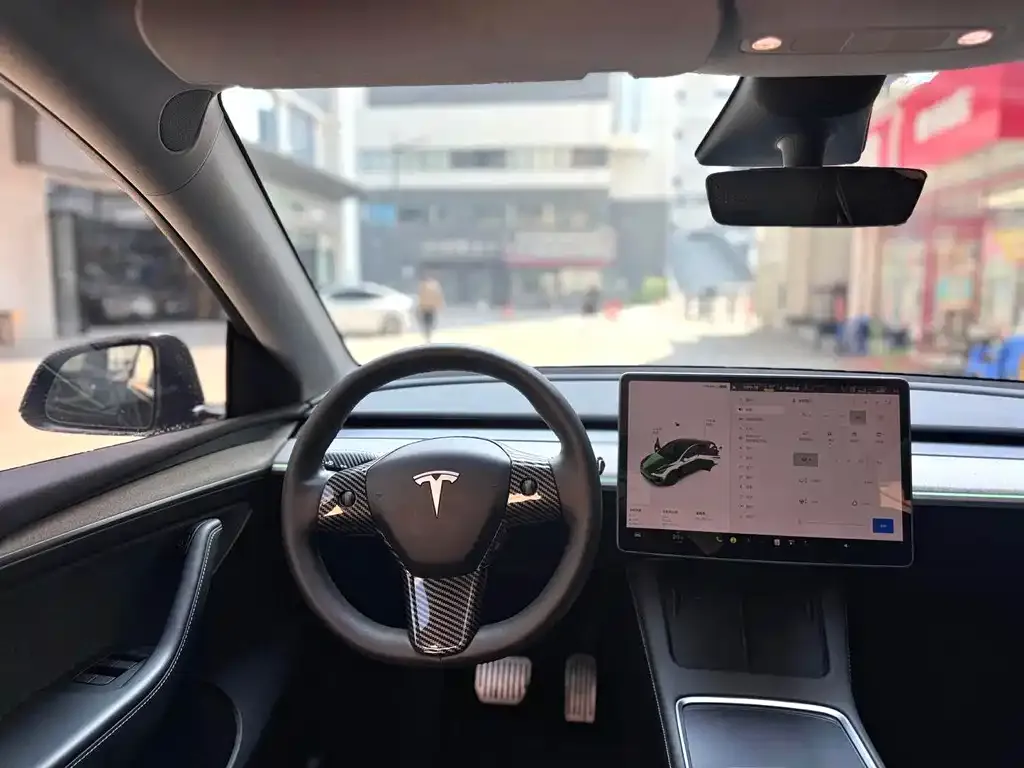 Tesla Model Y — фото 5