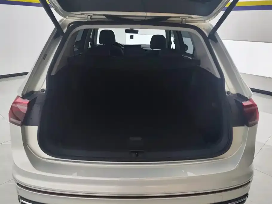 Volkswagen Tiguan L 2022 из CN, фото 3