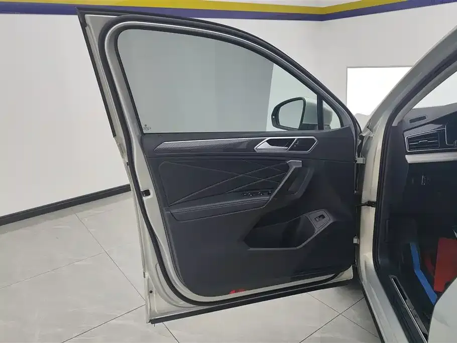 Volkswagen Tiguan L 2022 из CN, фото 7