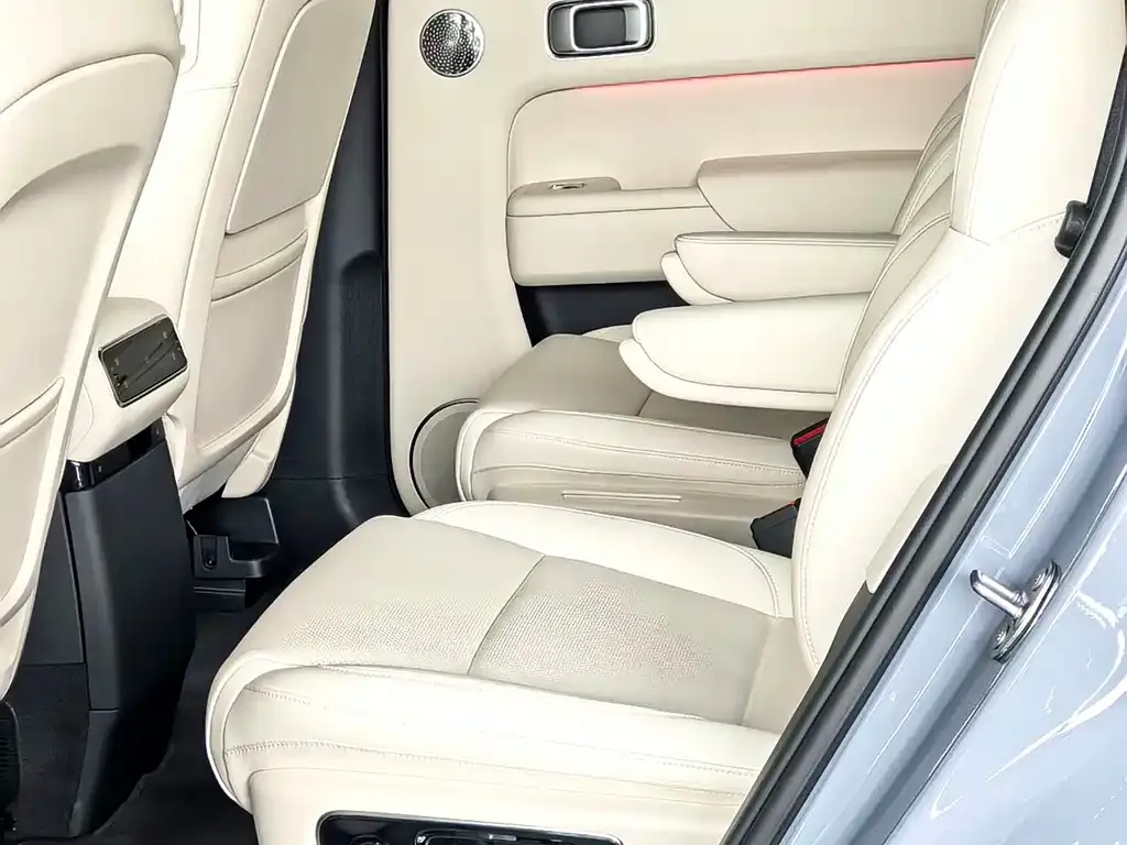 Li Auto L8 2025 из CN, фото 4