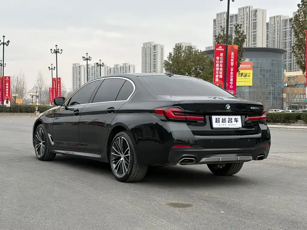 BMW 5 Series — фото 10