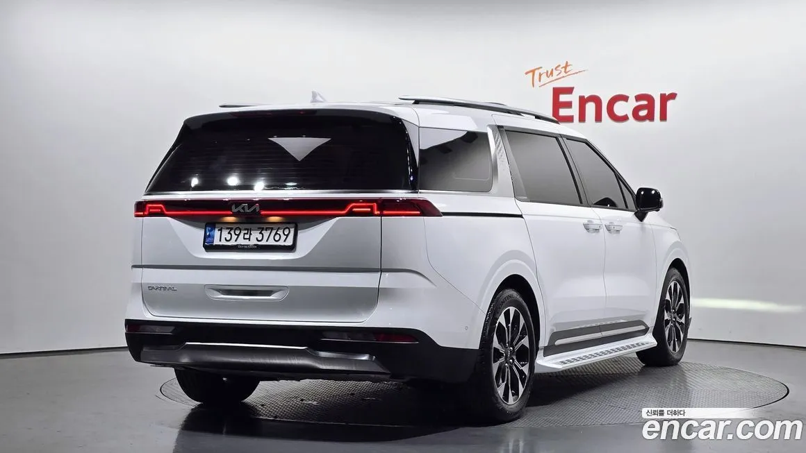 Kia Carnival — фото 3