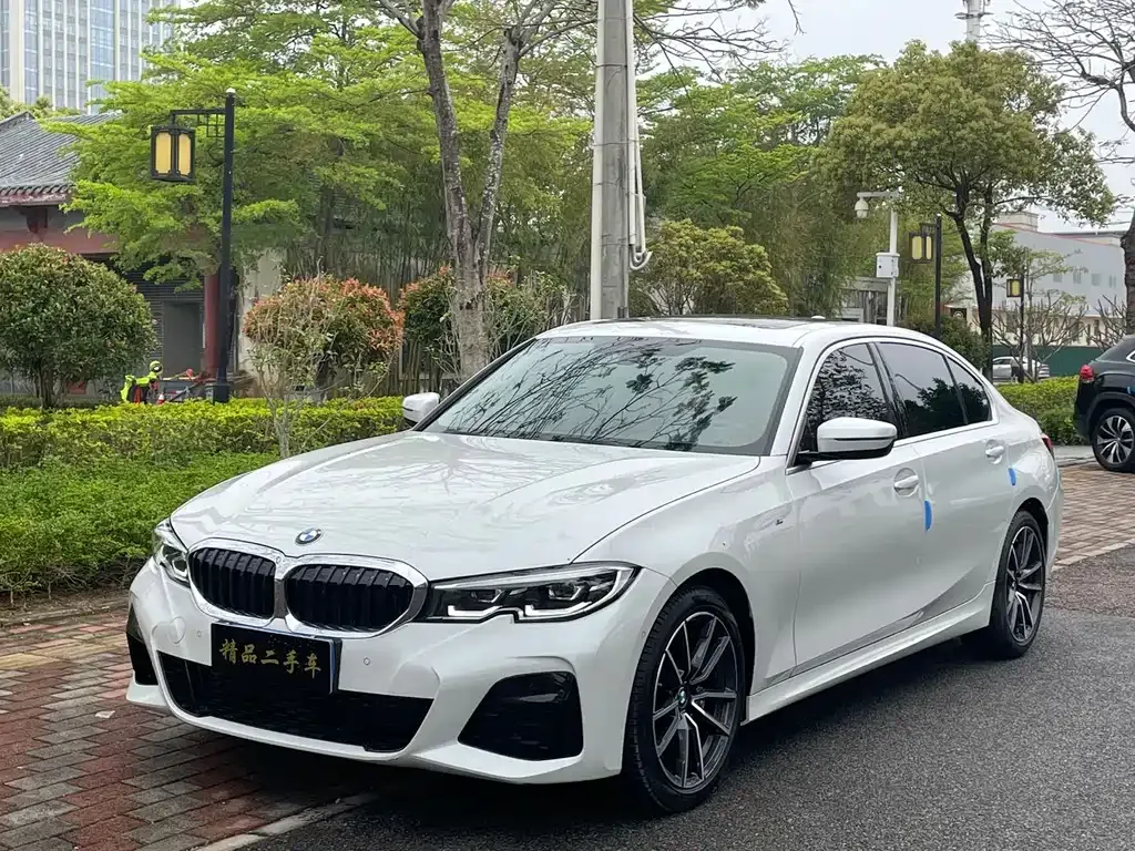 BMW 3 Series 2021 из CN, фото 1