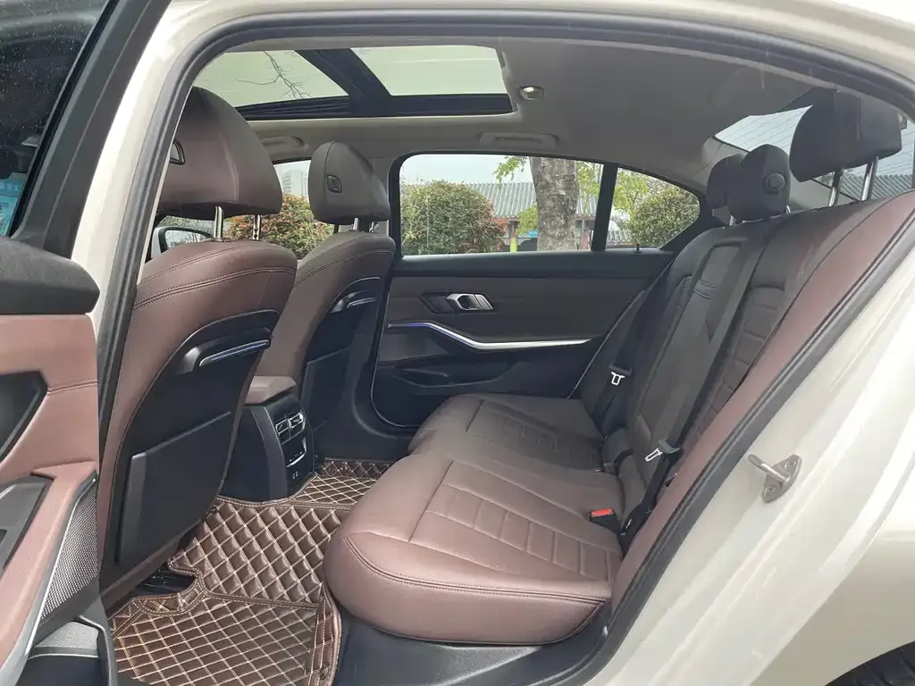 BMW 3 Series 2021 из CN, фото 9