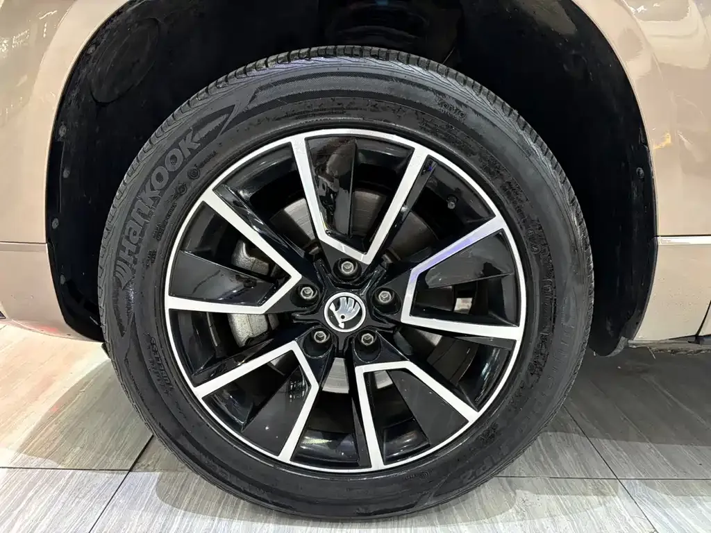 Skoda Karoq 2023 из CN, фото 6