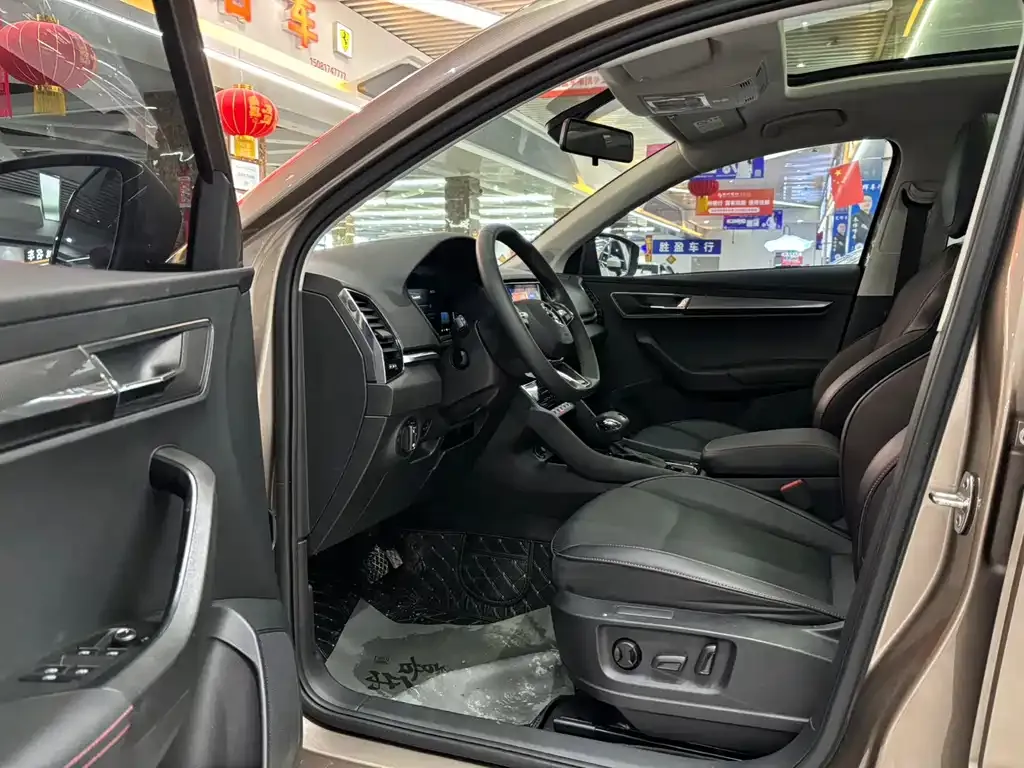 Skoda Karoq 2023 из CN, фото 5