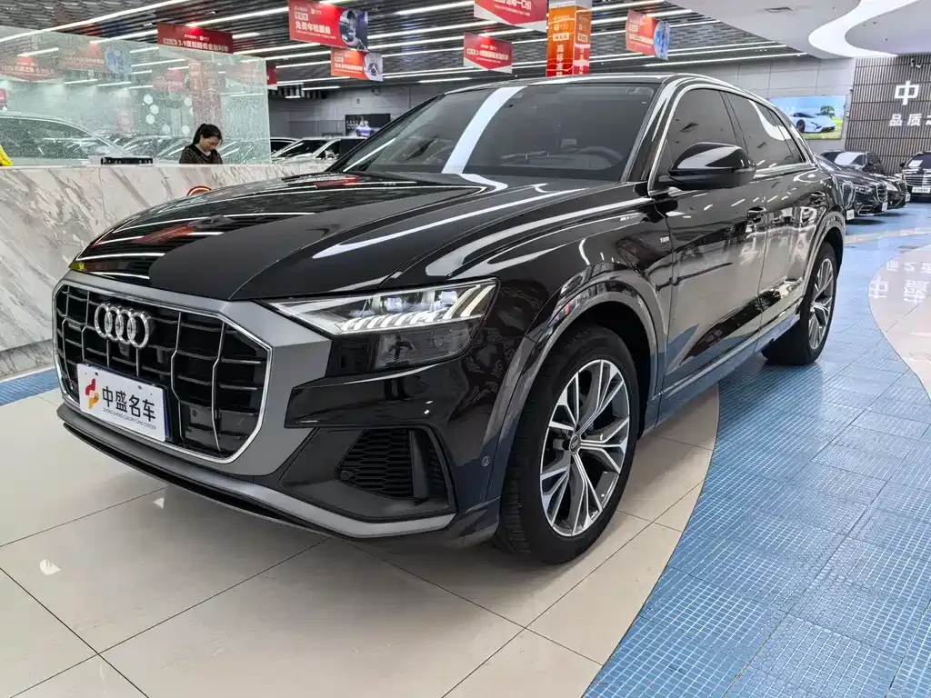 Audi Q8 2023 из CN, фото 1