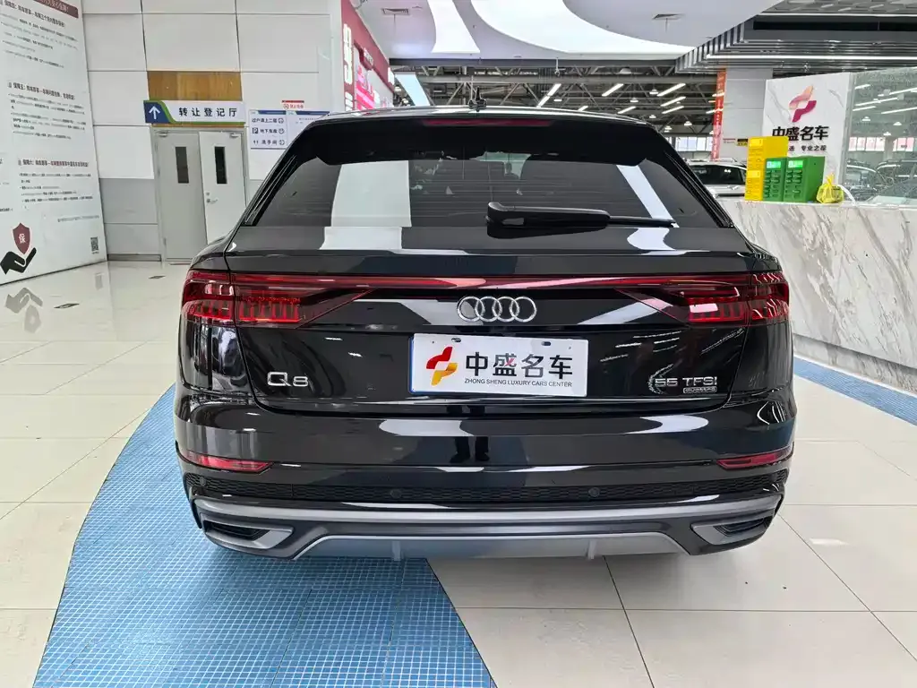 Audi Q8 2023 из CN, фото 4