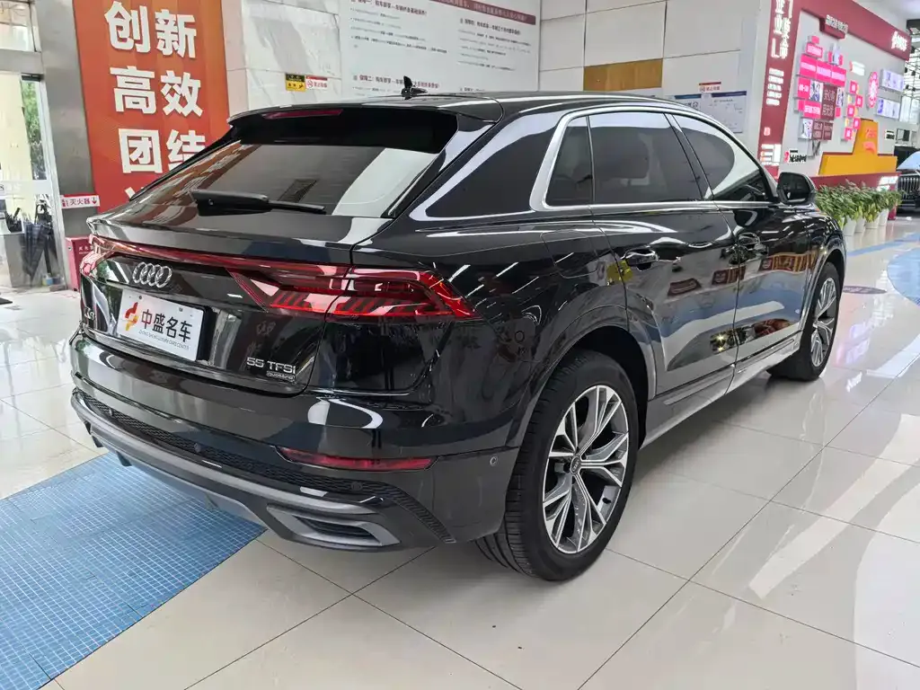 Audi Q8 2023 из CN, фото 8