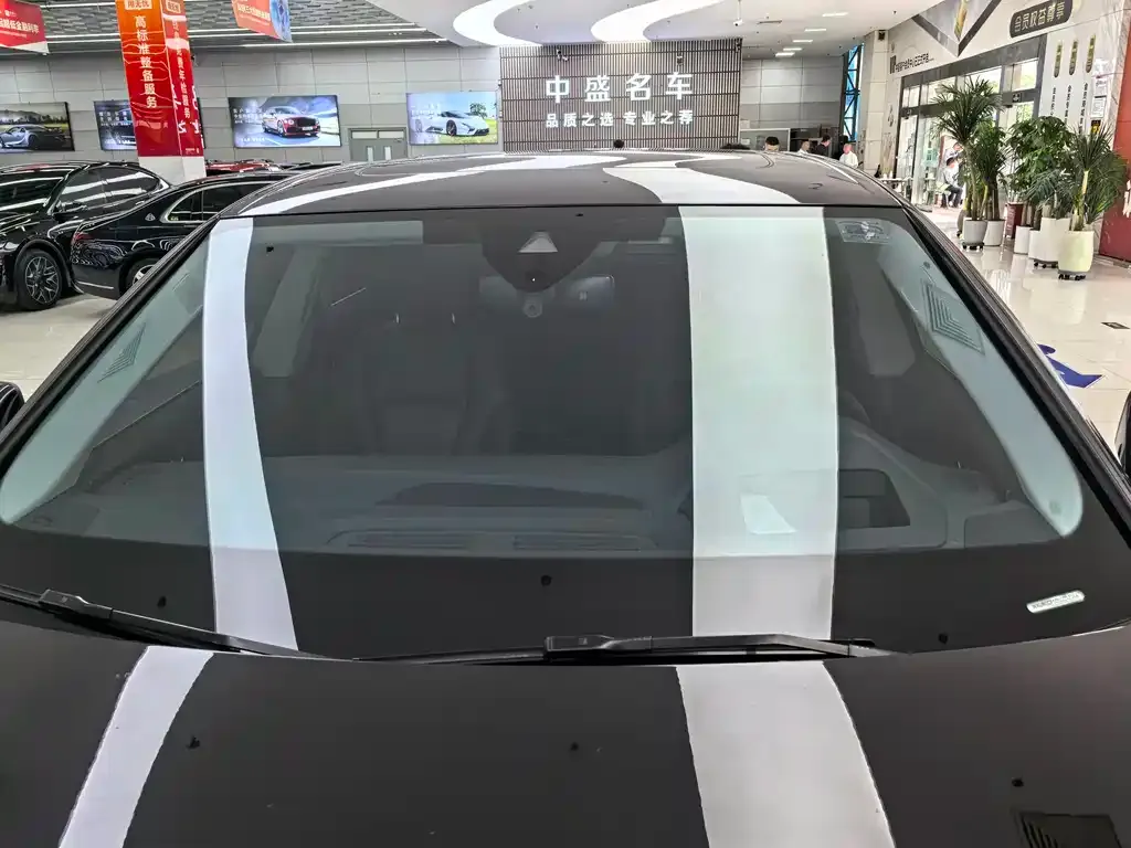 Audi Q8 2023 из CN, фото 2