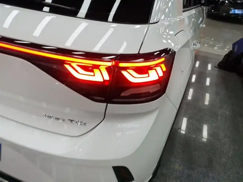 Volkswagen T-Roc 2023 из CN, фото 10
