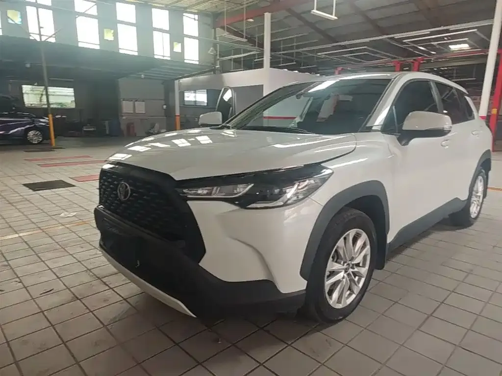 Toyota Corolla Cross — фото 1