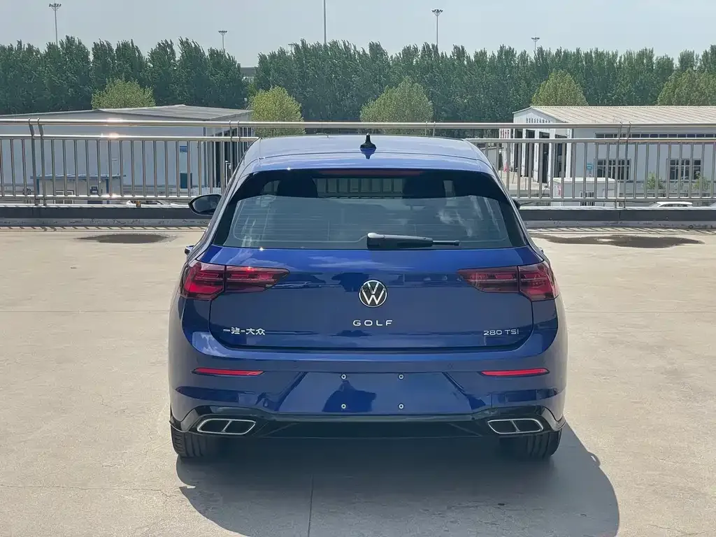 Volkswagen Golf 2022 из CN, фото 3
