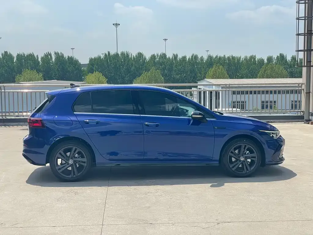Volkswagen Golf 2022 из CN, фото 6
