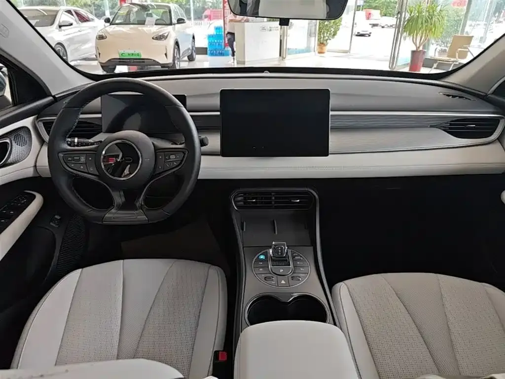 BYD Seal 05 DM-i — фото 9