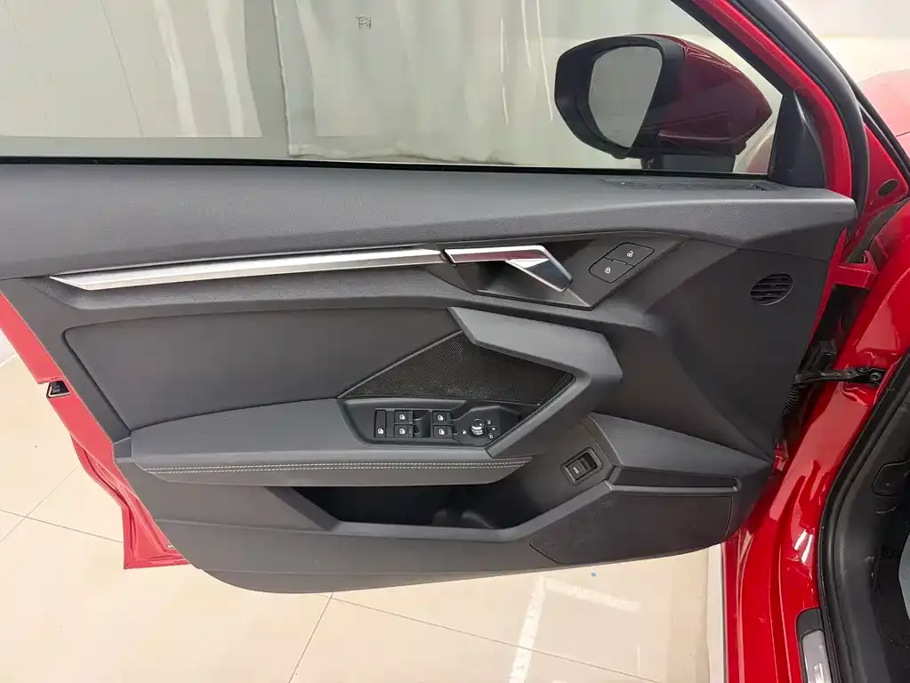 Audi A3 2023 из CN, фото 5