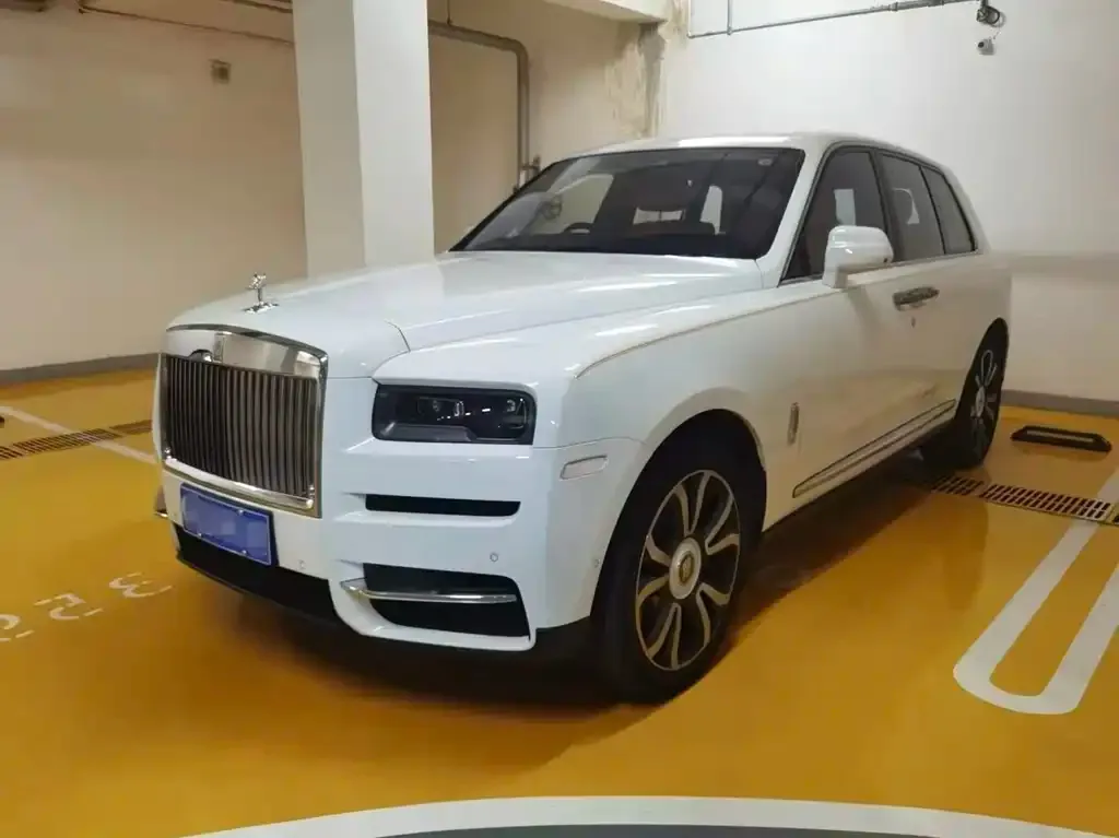 Rolls-Royce Cullinan 2023 из CN, фото 1