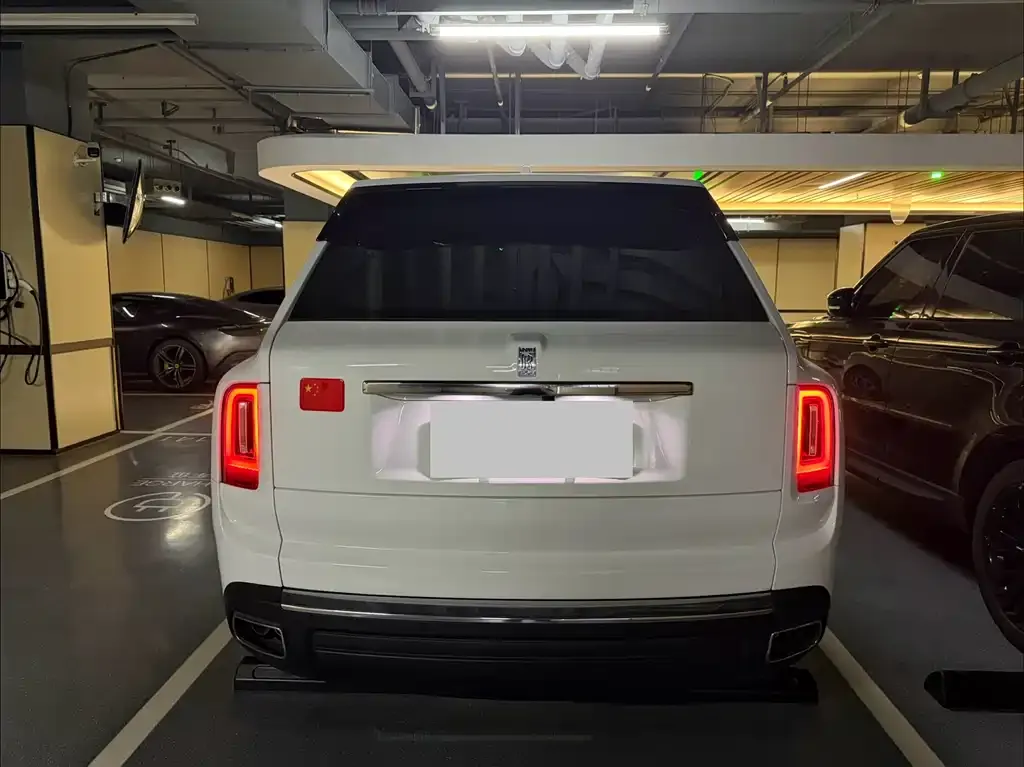 Rolls-Royce Cullinan 2023 из CN, фото 4