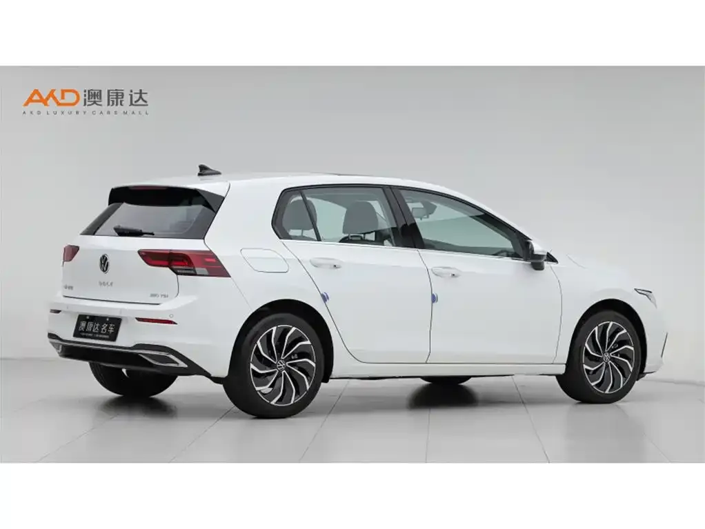 Volkswagen Golf 2024 из CN, фото 6