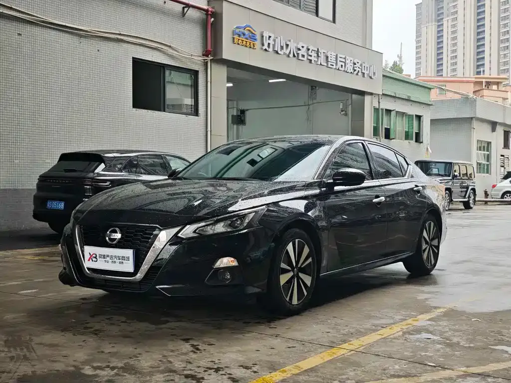 Nissan Teana — фото 1