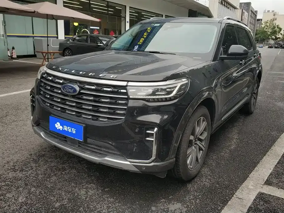Ford Explorer 2023 из CN, фото 1