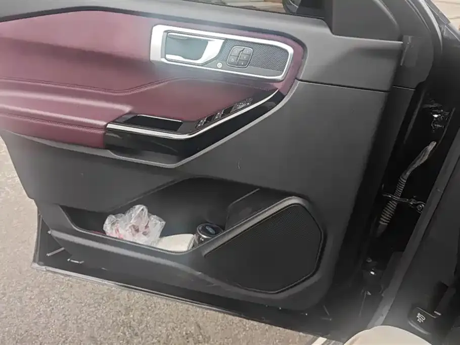 Ford Explorer 2023 из CN, фото 3