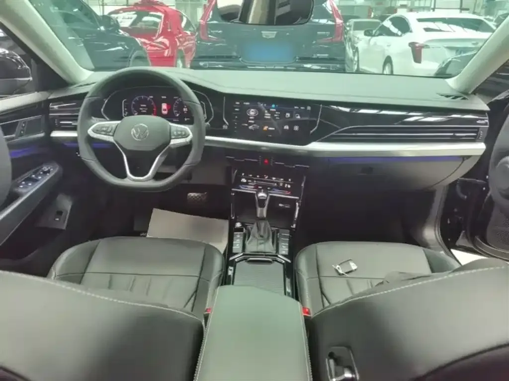 Volkswagen Passat 2024 из CN, фото 10