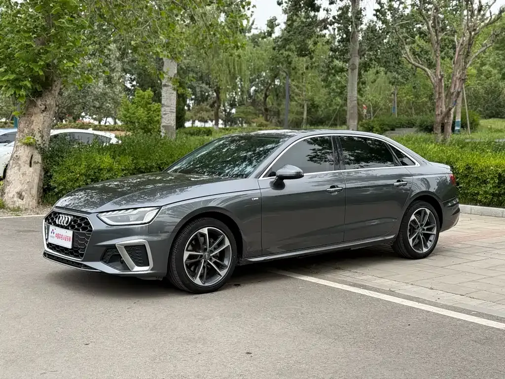 Audi A4L 2021 из CN, фото 1