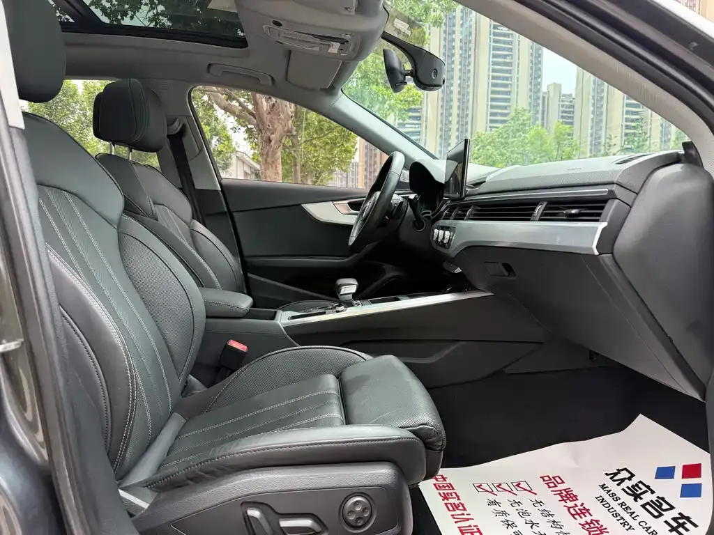 Audi A4L 2021 из CN, фото 7