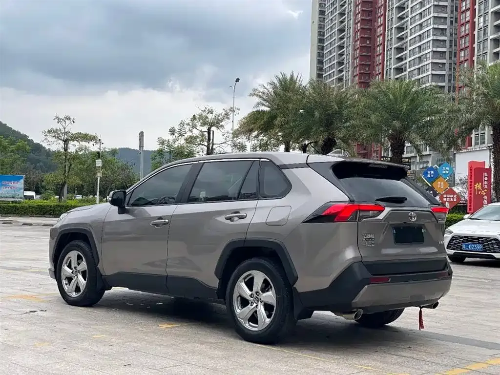 Toyota RAV4 2021 из CN, фото 9