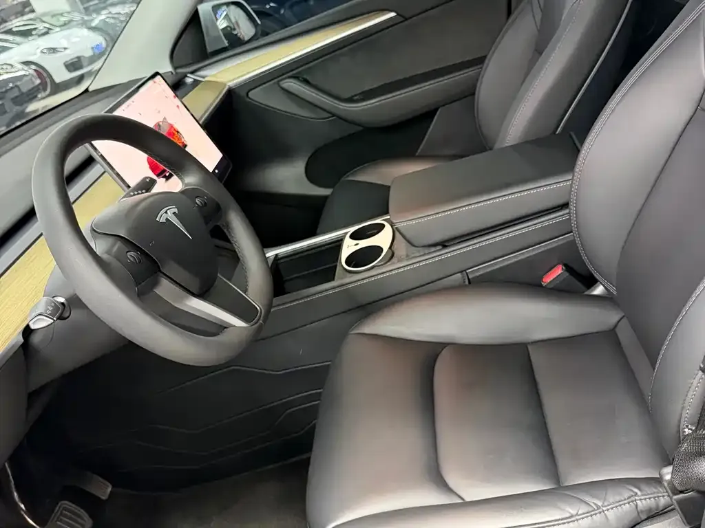 Tesla Model Y 2023 из CN, фото 3