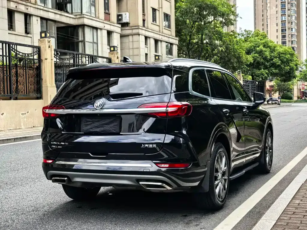 Buick Enclave — фото 10