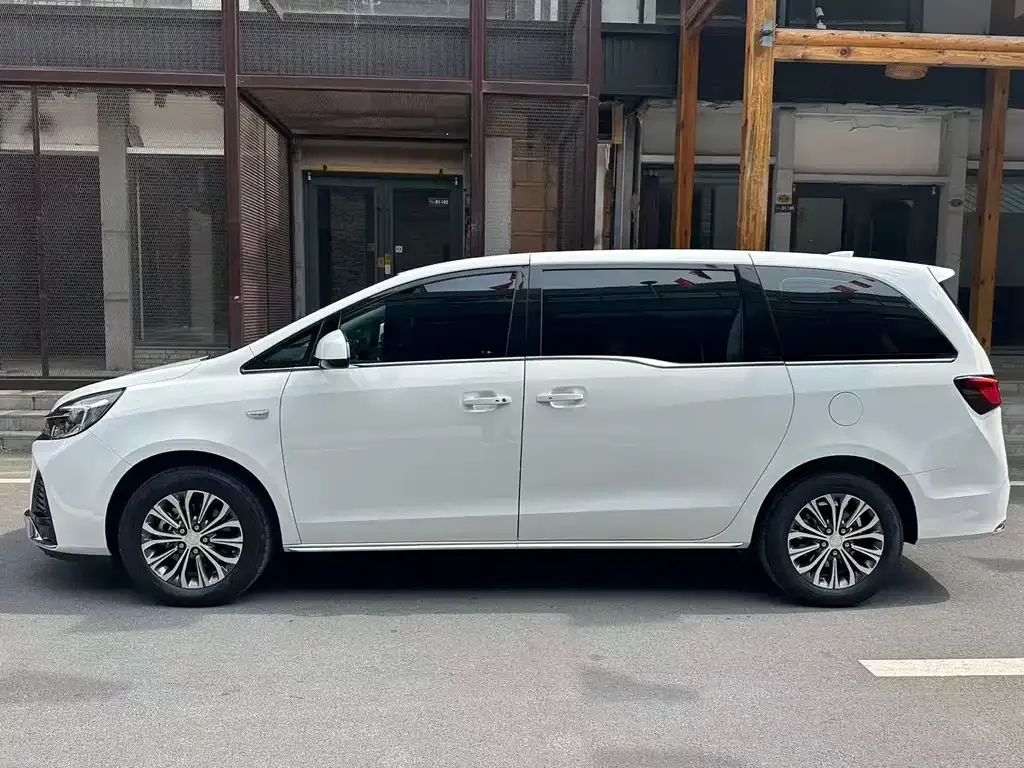 Buick GL8 2024 из CN, фото 10